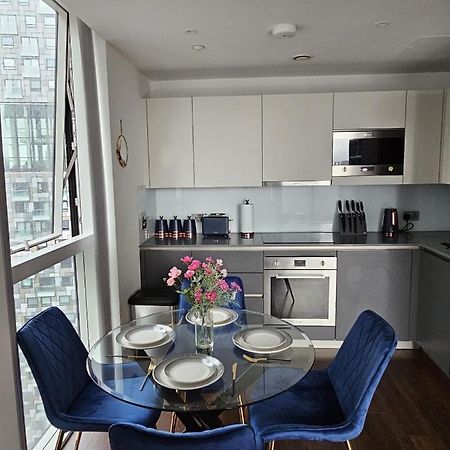 2 Bed Luxurious Apartments Canary Wharf Londýn Exteriér fotografie