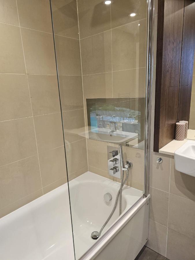 2 Bed Luxurious Apartments Canary Wharf Londýn Exteriér fotografie