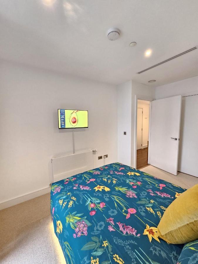 2 Bed Luxurious Apartments Canary Wharf Londýn Exteriér fotografie