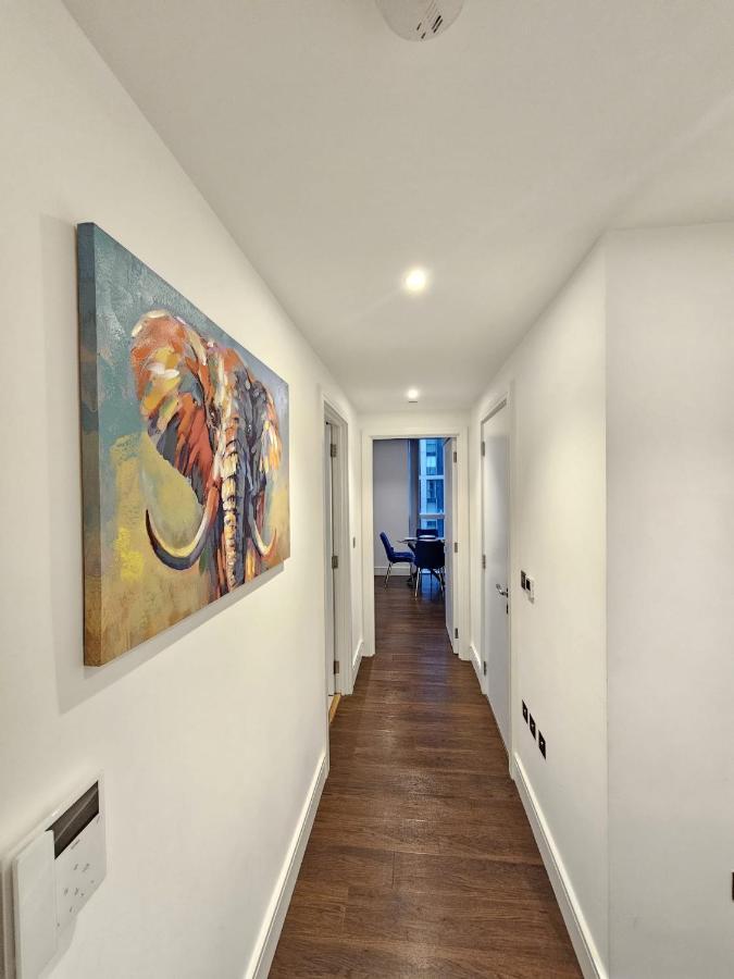 2 Bed Luxurious Apartments Canary Wharf Londýn Exteriér fotografie