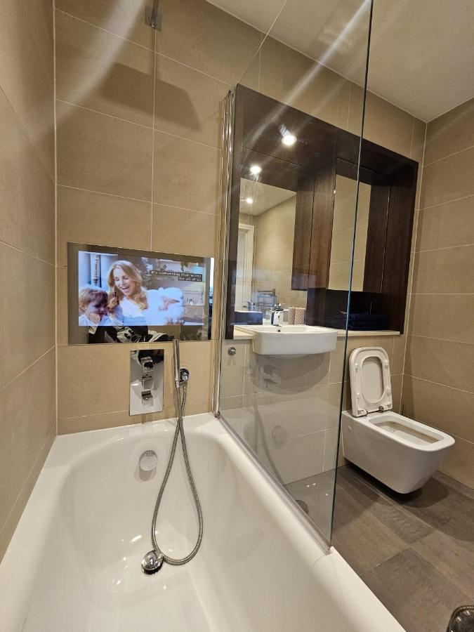 2 Bed Luxurious Apartments Canary Wharf Londýn Exteriér fotografie