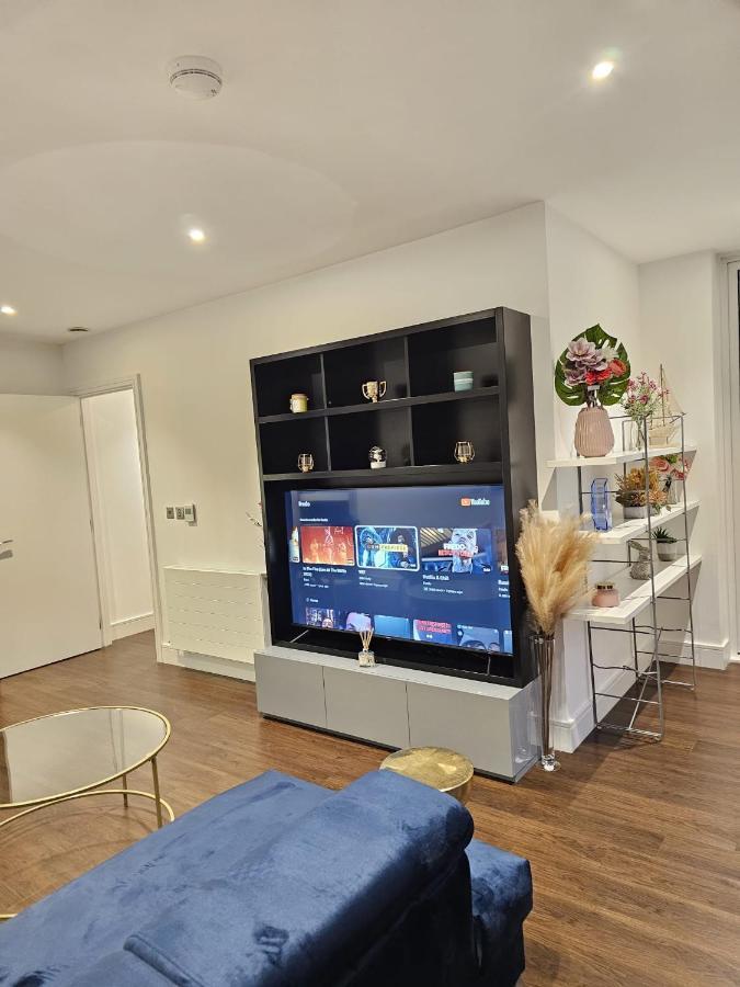 2 Bed Luxurious Apartments Canary Wharf Londýn Exteriér fotografie