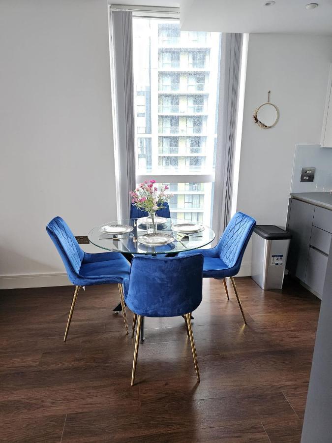 2 Bed Luxurious Apartments Canary Wharf Londýn Exteriér fotografie